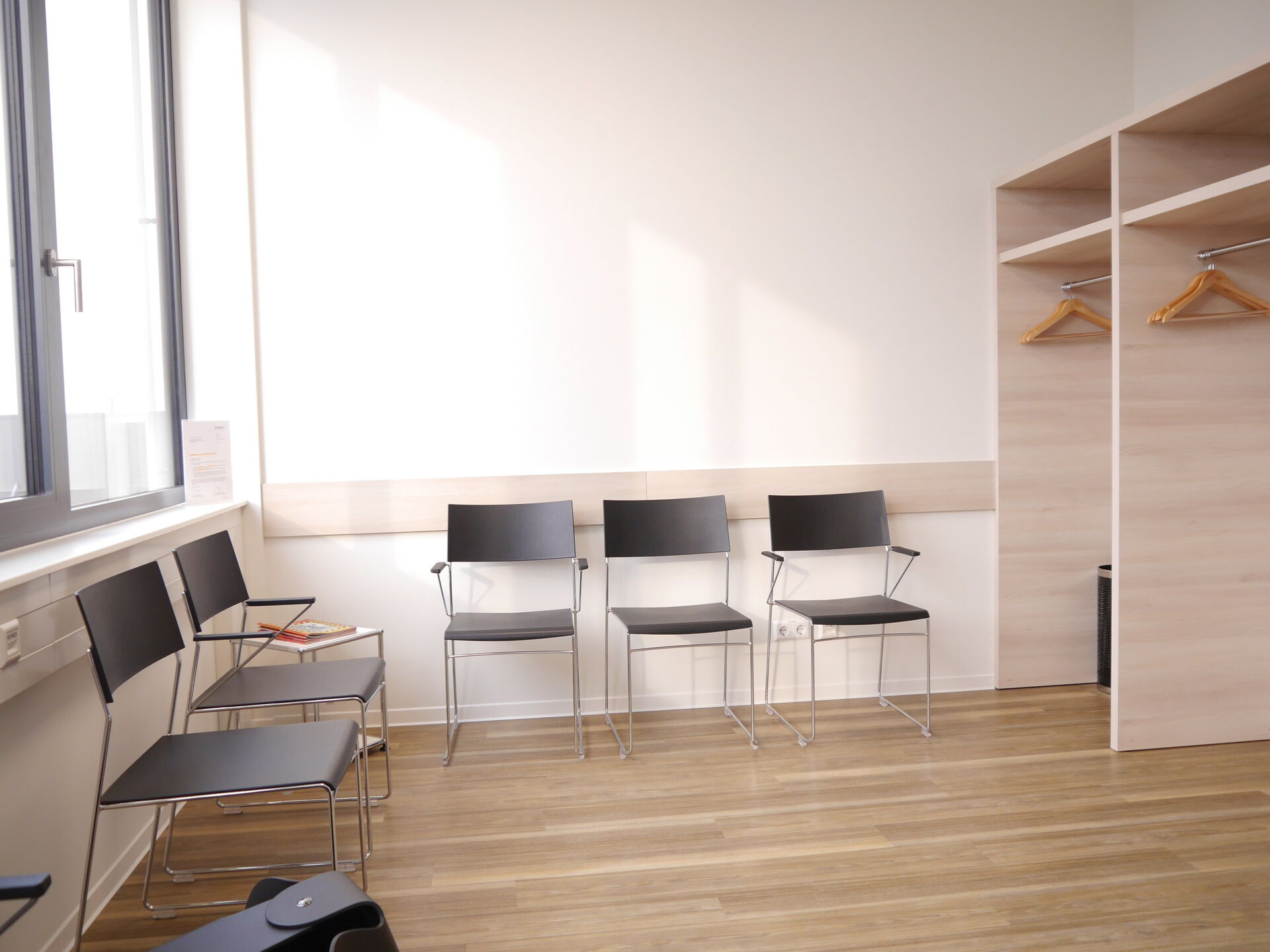 Wartezimmer Praxis Viktoria Steinhauser