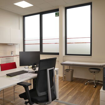 Behandlungszimmer einer Hausarztpraxis